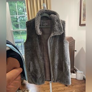 Calvin Klein sleeveless high collar vest/coat